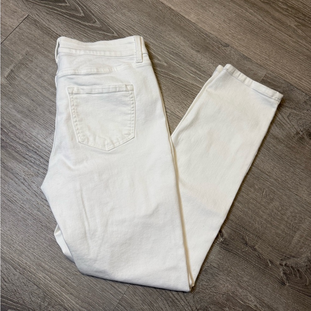 •LIZ CLAIBORNE• SARA MID RISE SLIM LEG JEANS - Picture 2 of 5